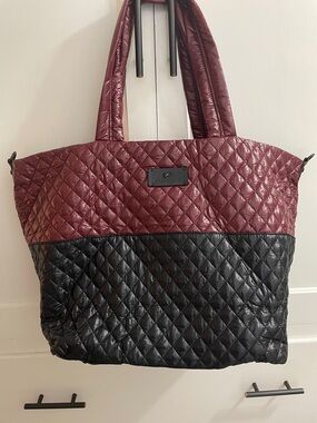 Heart love by Charo tote in black and wine